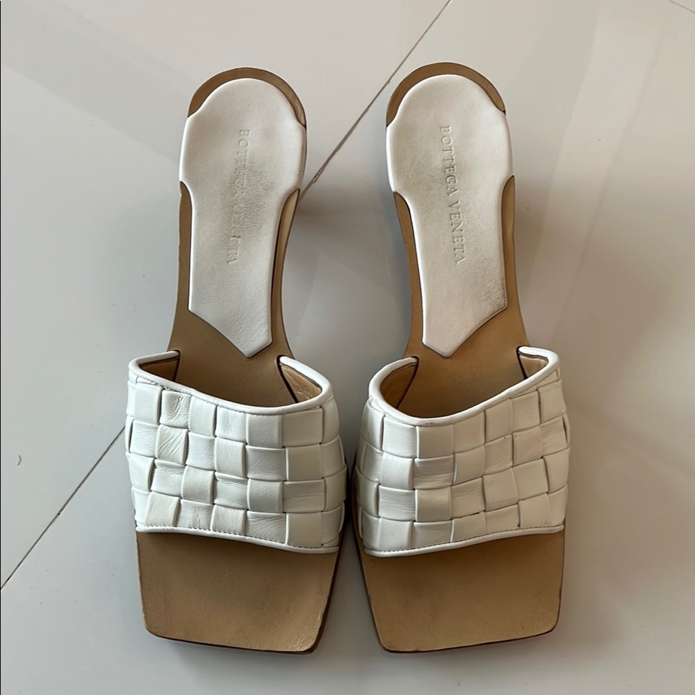 Bottega Veneta White Woven Women's Shoes